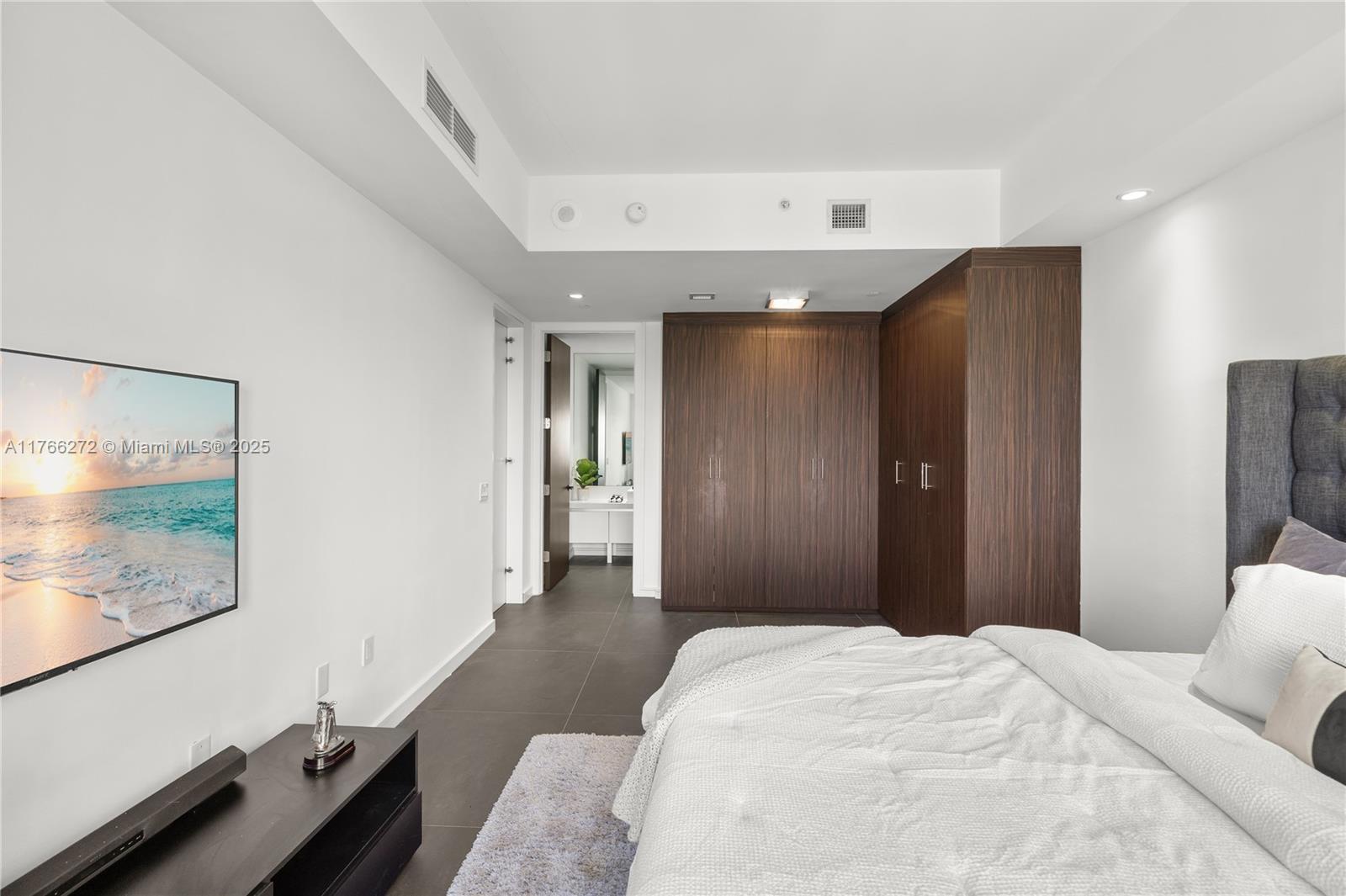 1100 Biscayne Blvd # 5303