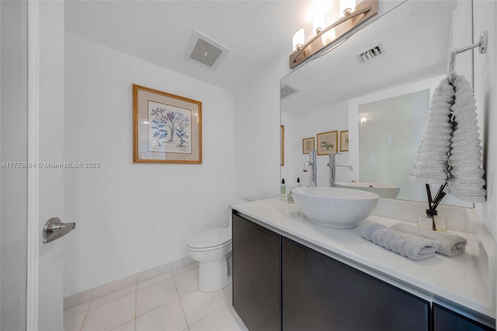 665 NE 25th St # 1201