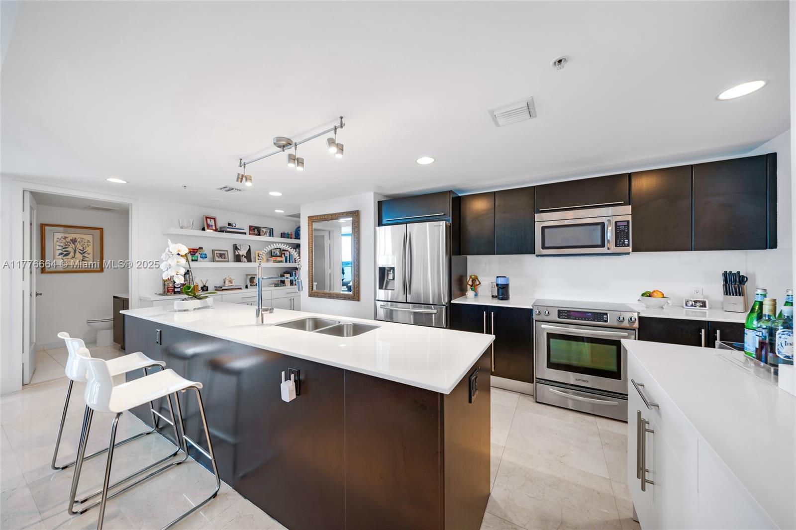 665 NE 25th St # 1201