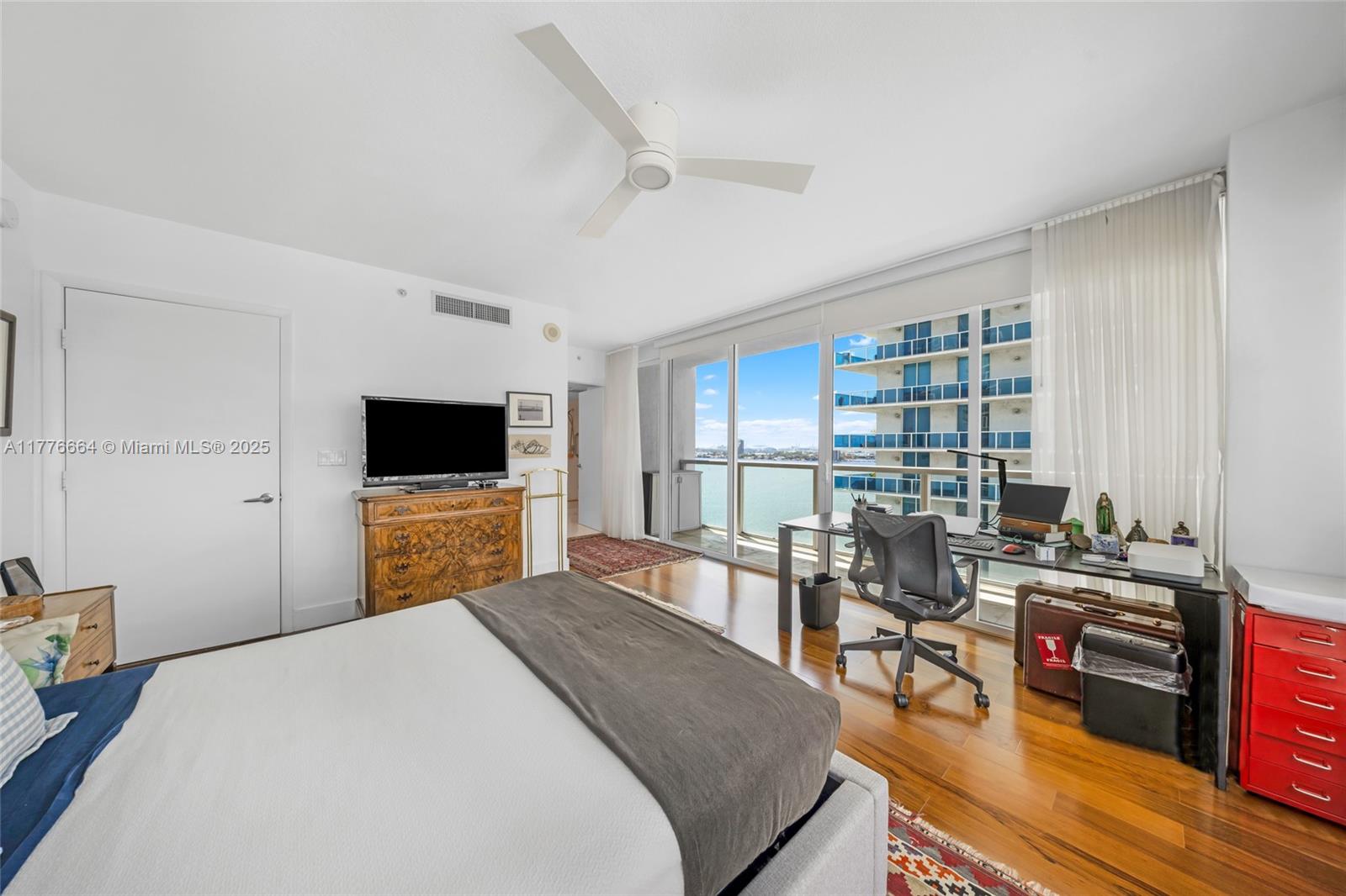 665 NE 25th St # 1201