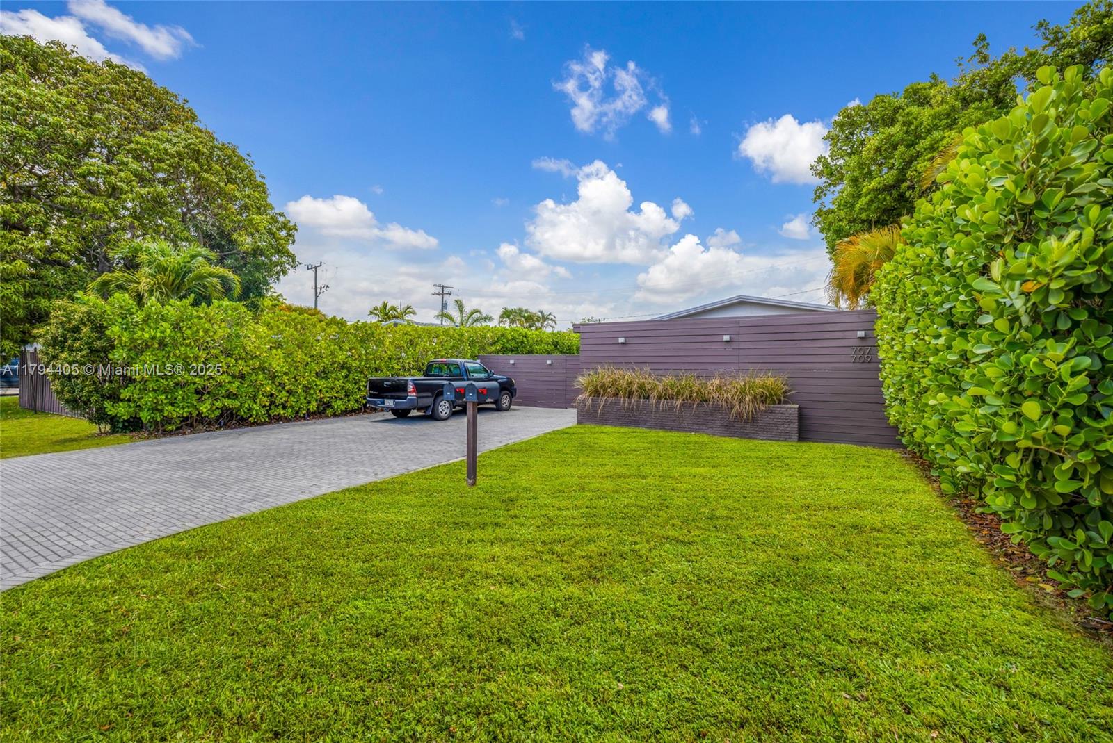709 NE 22nd Dr # 709