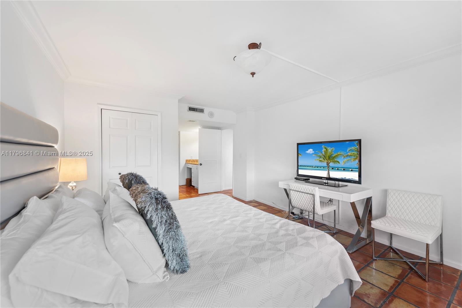 199 Ocean Lane Dr # 1007