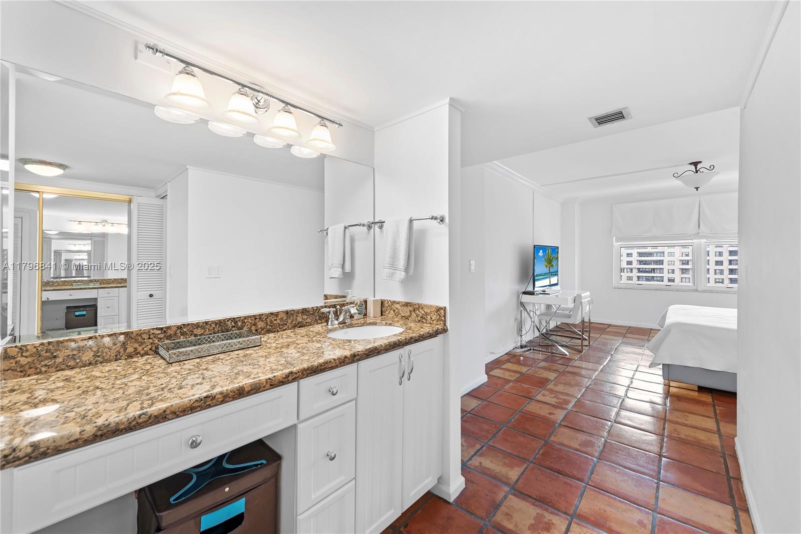 199 Ocean Lane Dr # 1007
