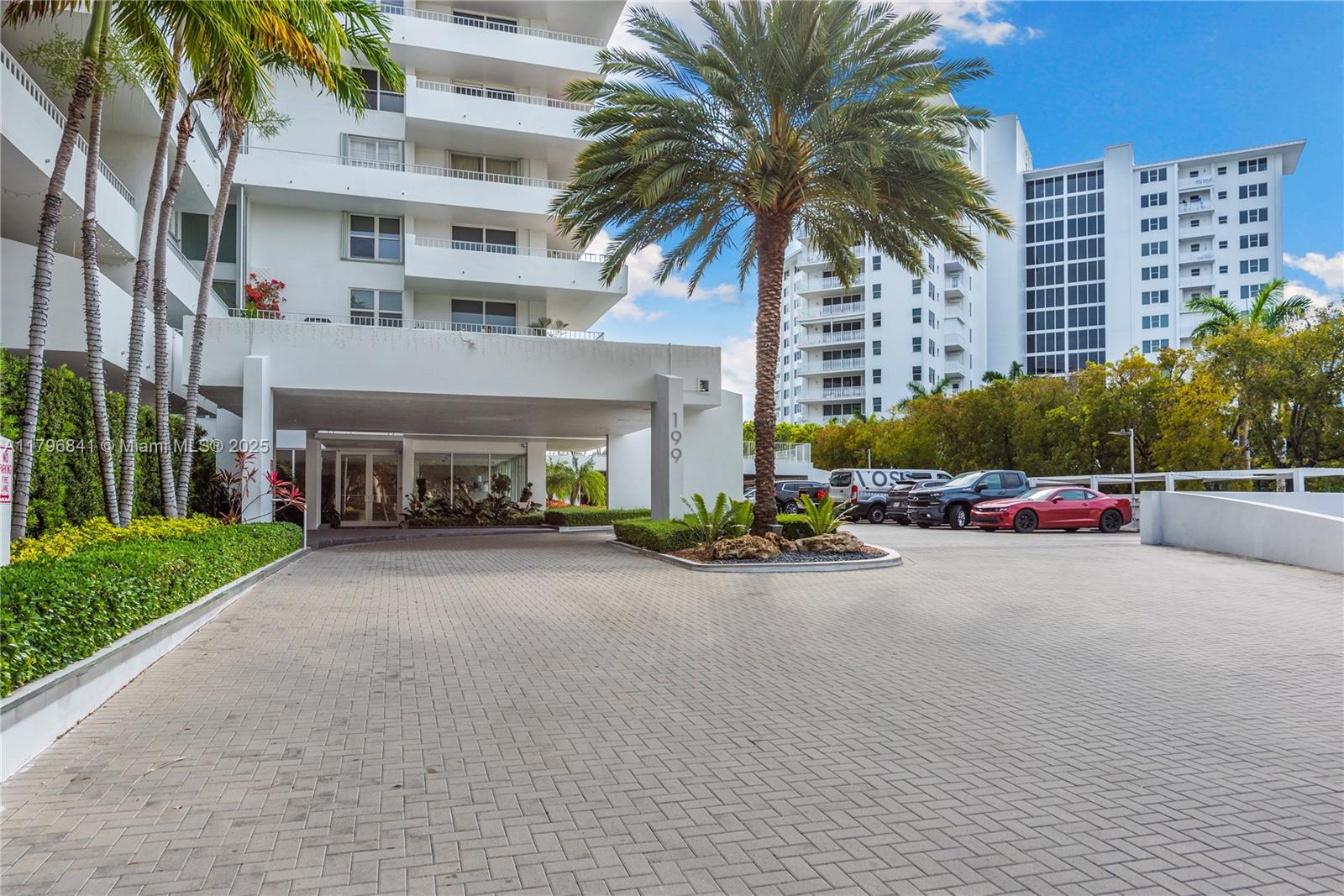 199 Ocean Lane Dr # 1007