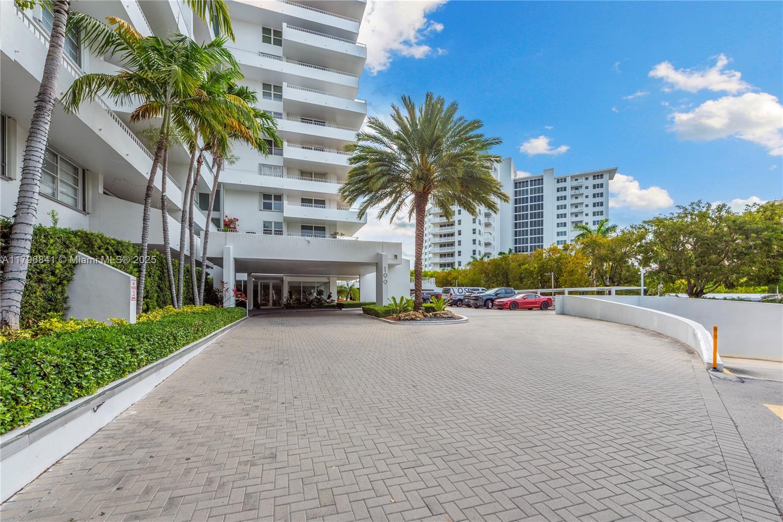 199 Ocean Lane Dr # 1007