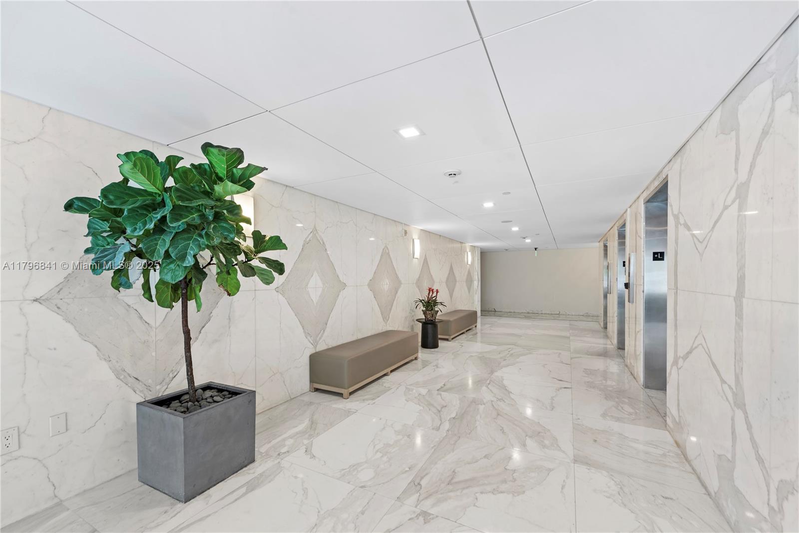 199 Ocean Lane Dr # 1007