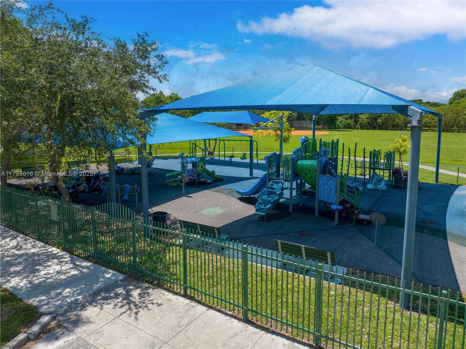 5550 N Bayshore Dr