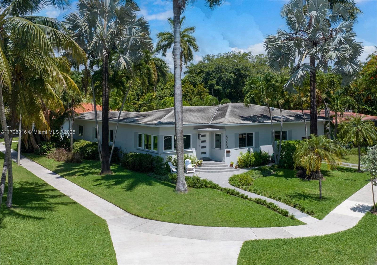 5550 N Bayshore Dr