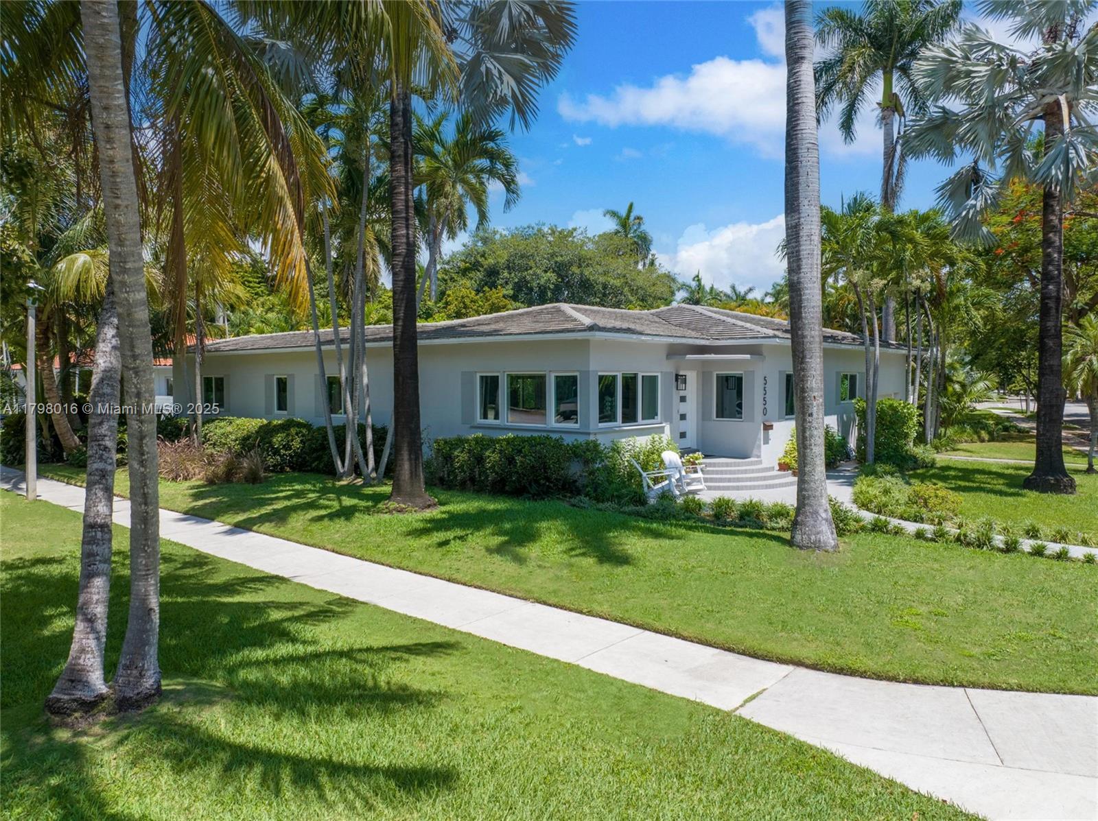 5550 N Bayshore Dr