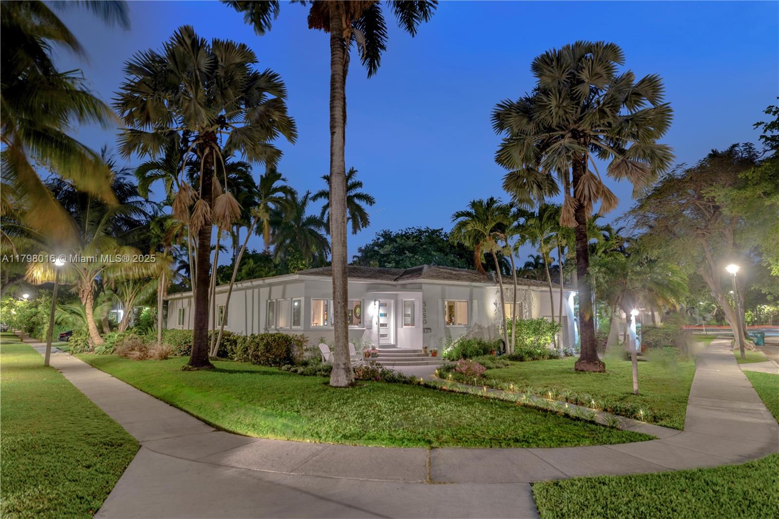 5550 N Bayshore Dr