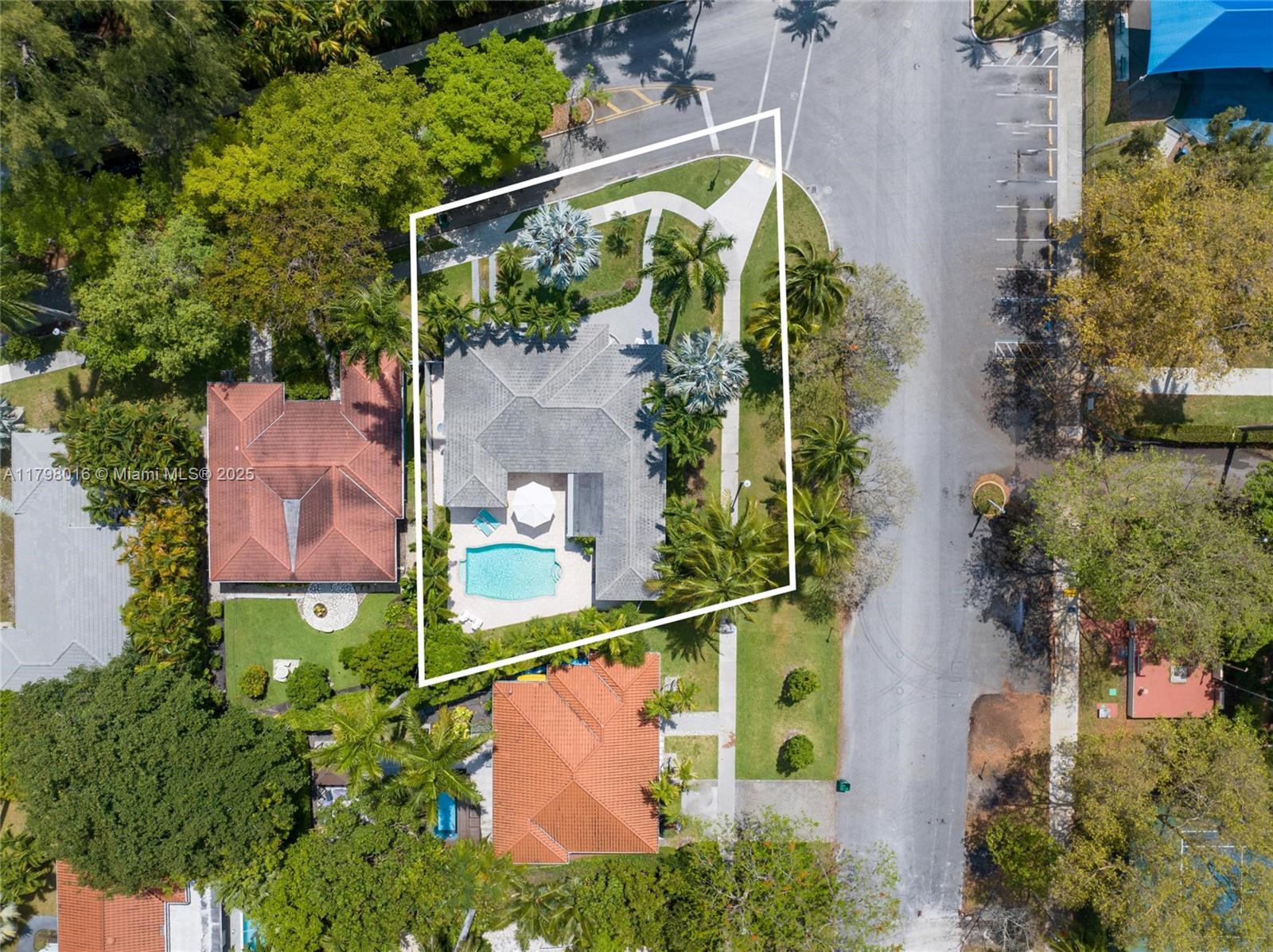 5550 N Bayshore Dr