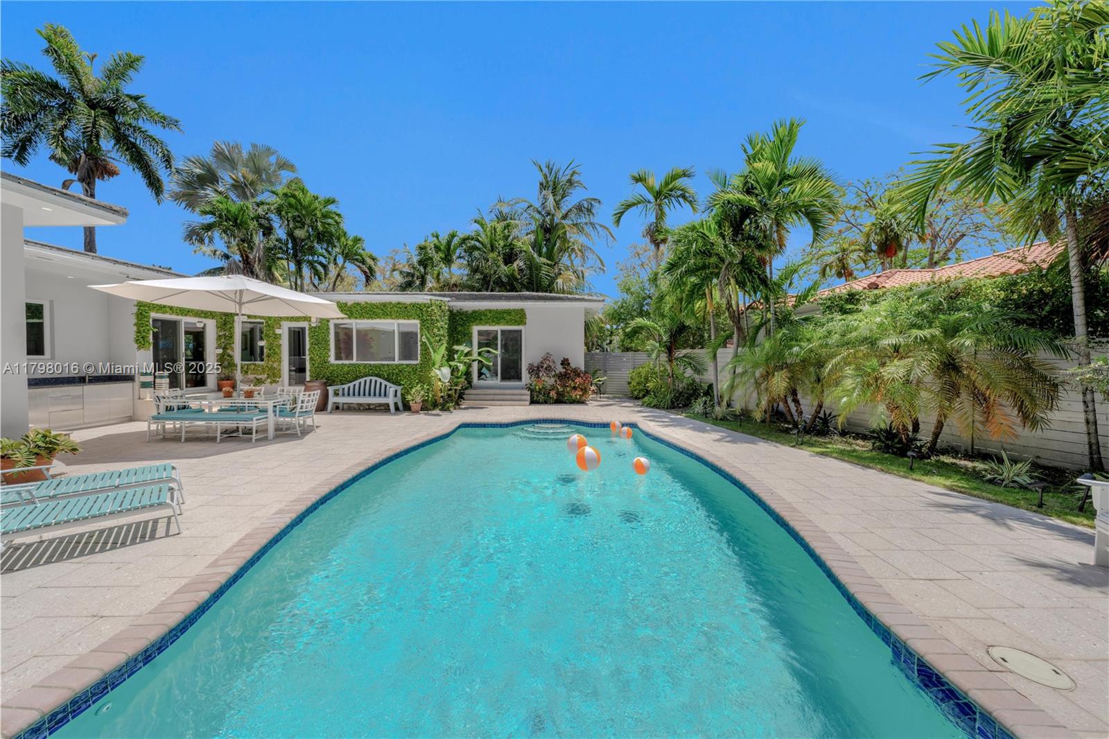 5550 N Bayshore Dr