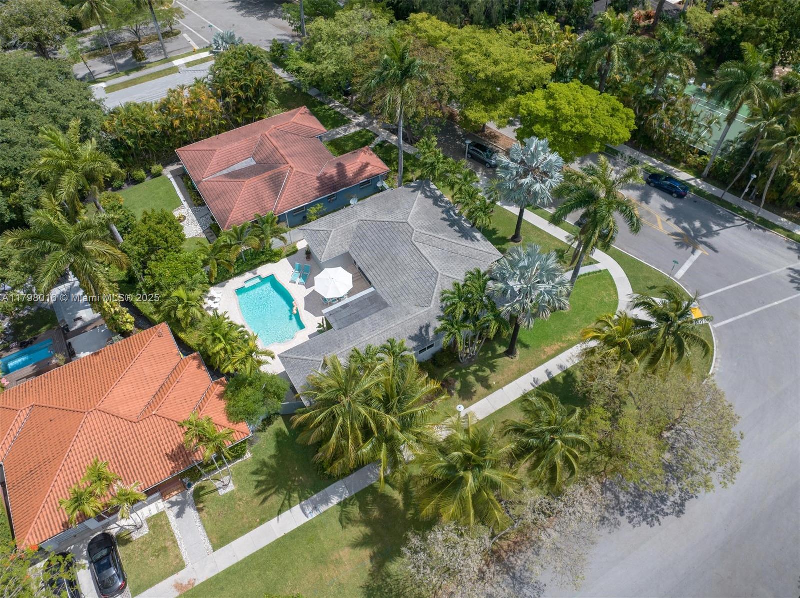 5550 N Bayshore Dr