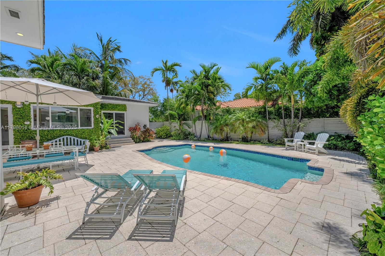 5550 N Bayshore Dr