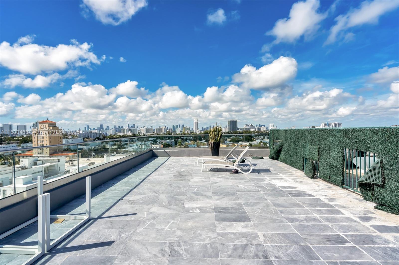 1255 Collins Ave # 903