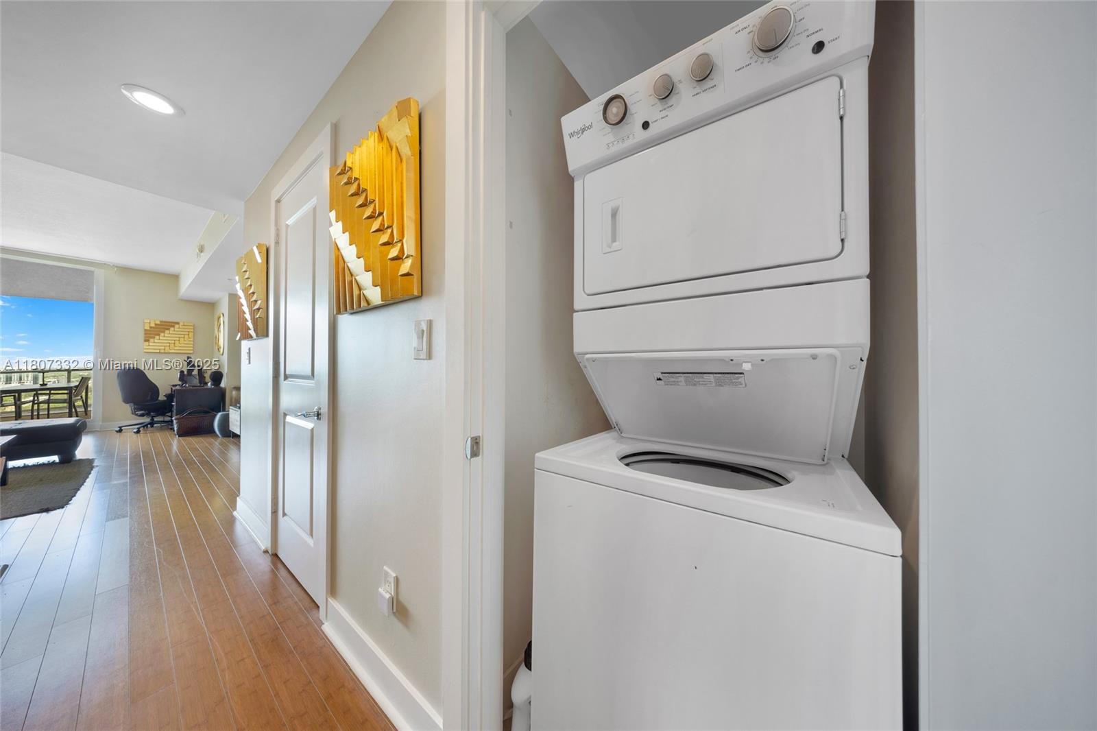 315 NE 3rd Ave # 1809
