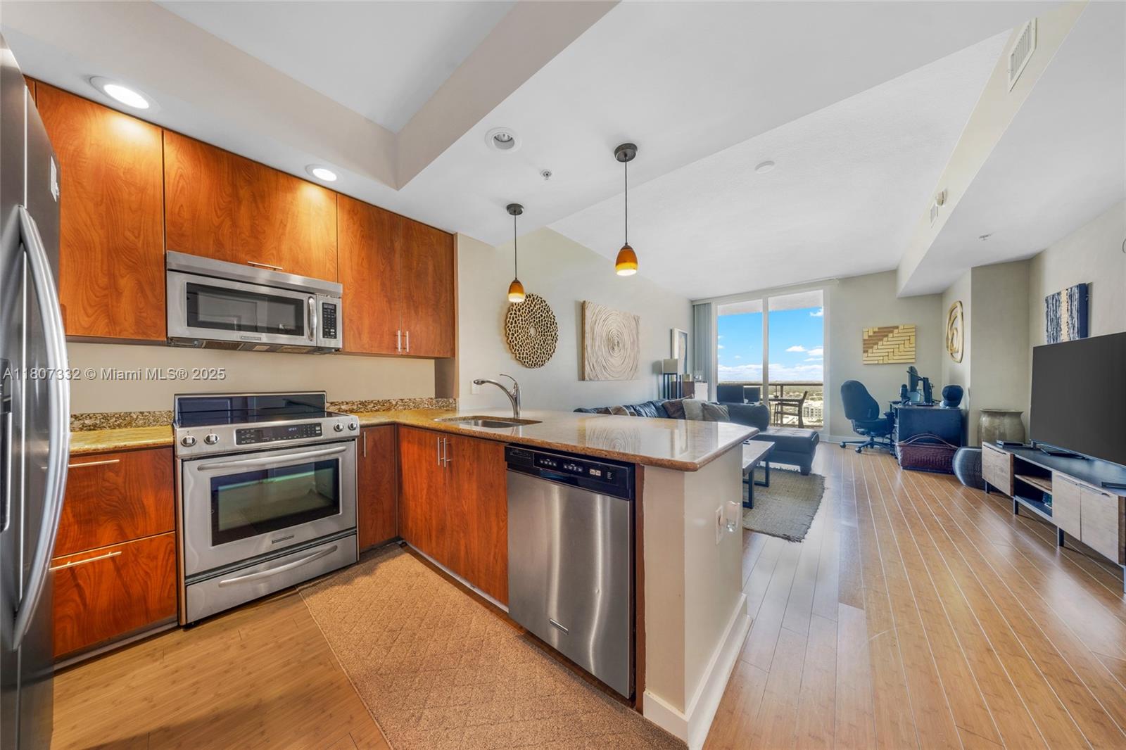 315 NE 3rd Ave # 1809