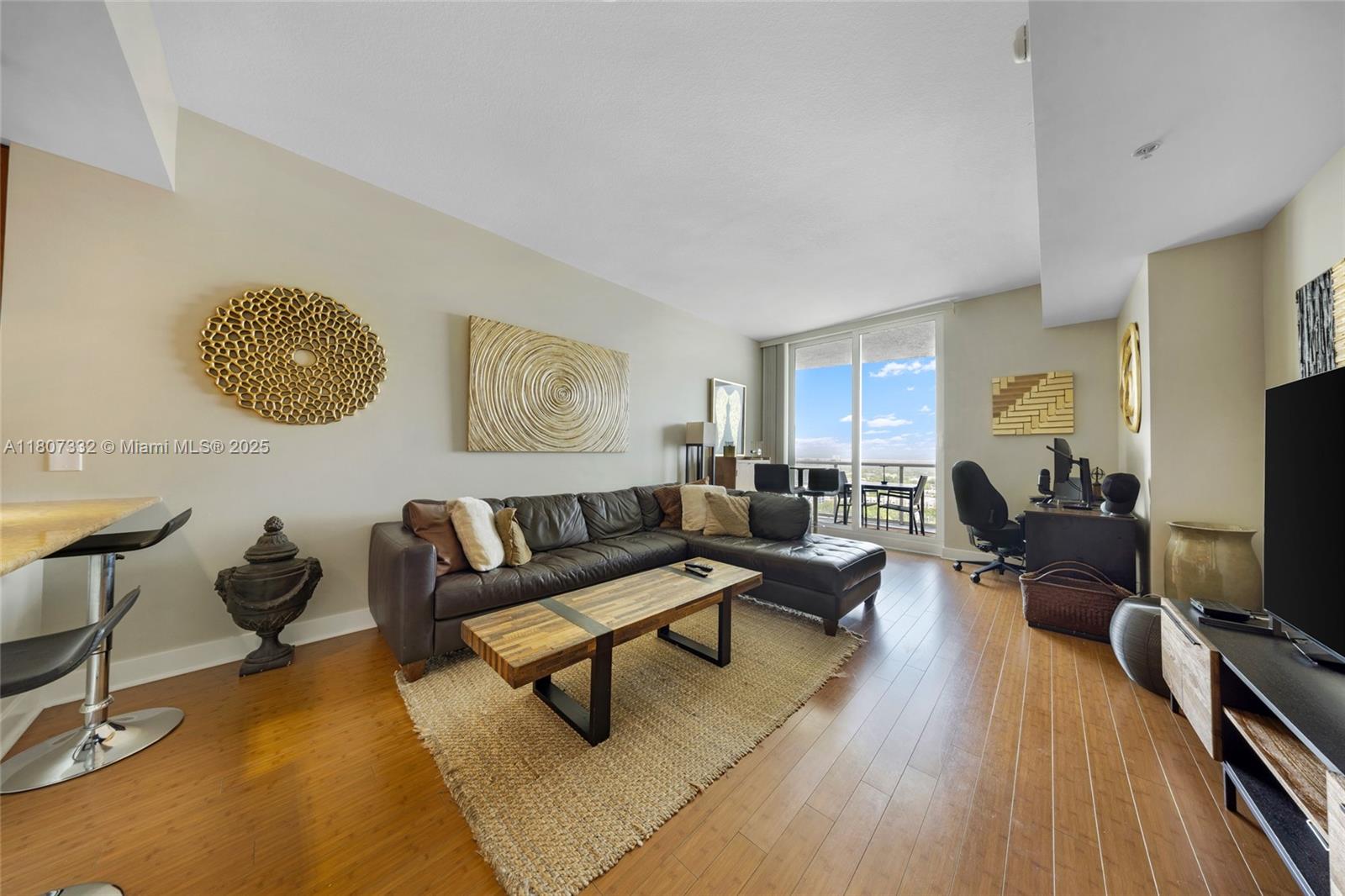 315 NE 3rd Ave # 1809