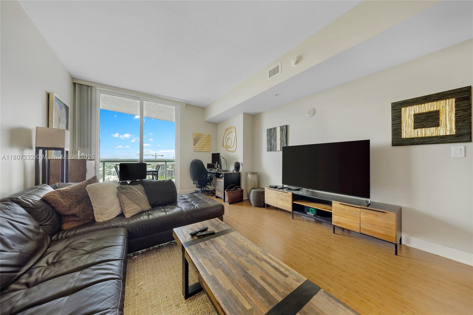 315 NE 3rd Ave # 1809