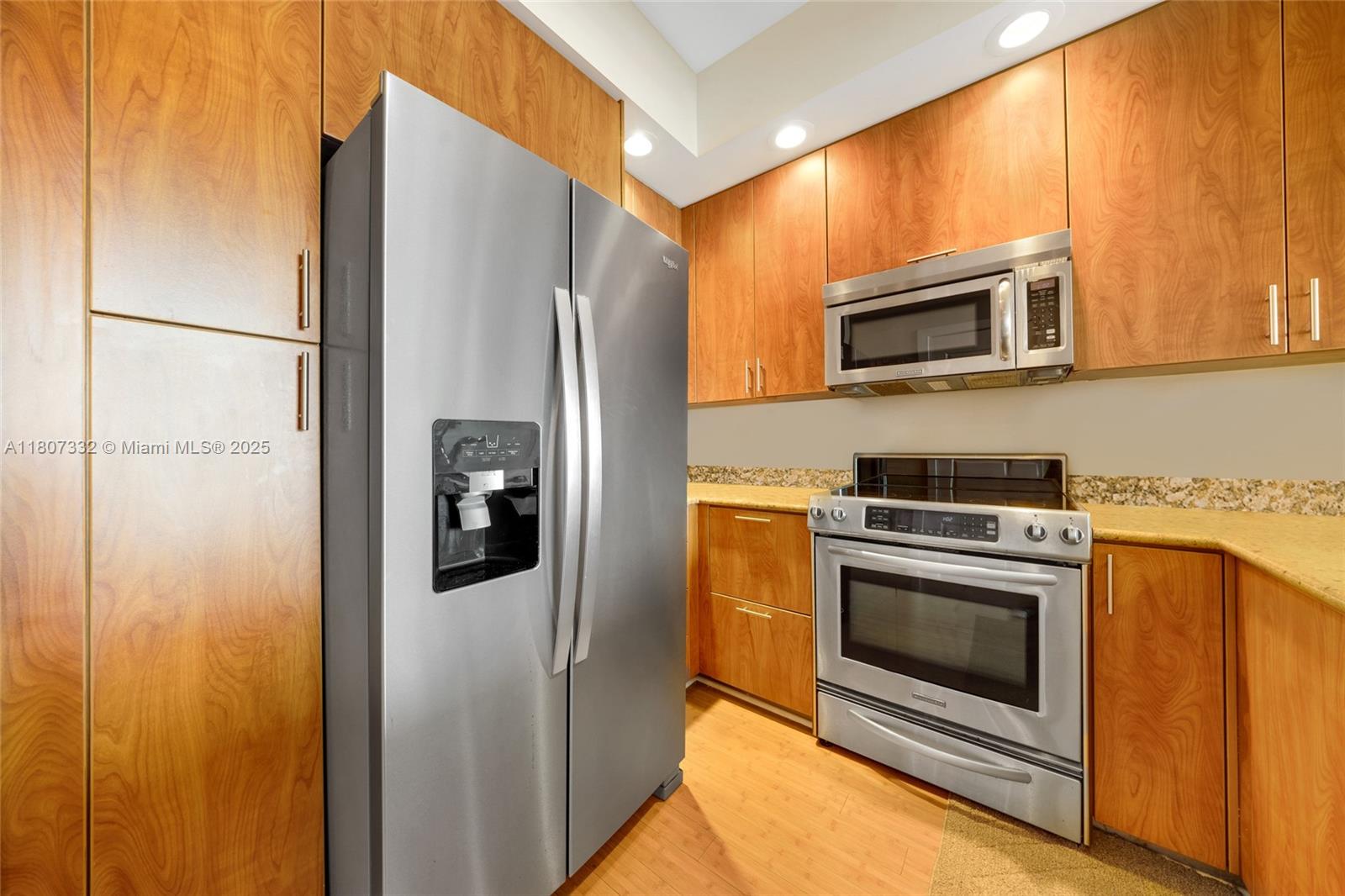 315 NE 3rd Ave # 1809