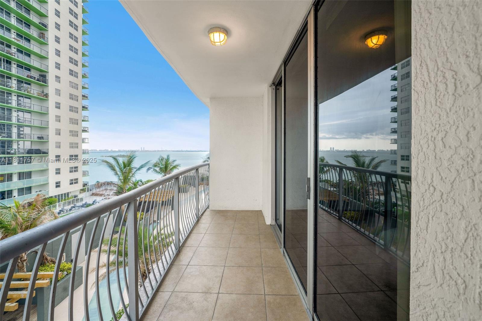 1750 N Bayshore Dr # 1407