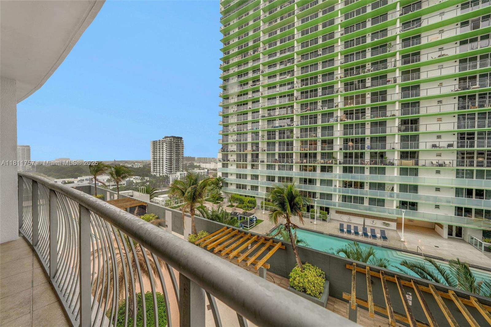 1750 N Bayshore Dr # 1407