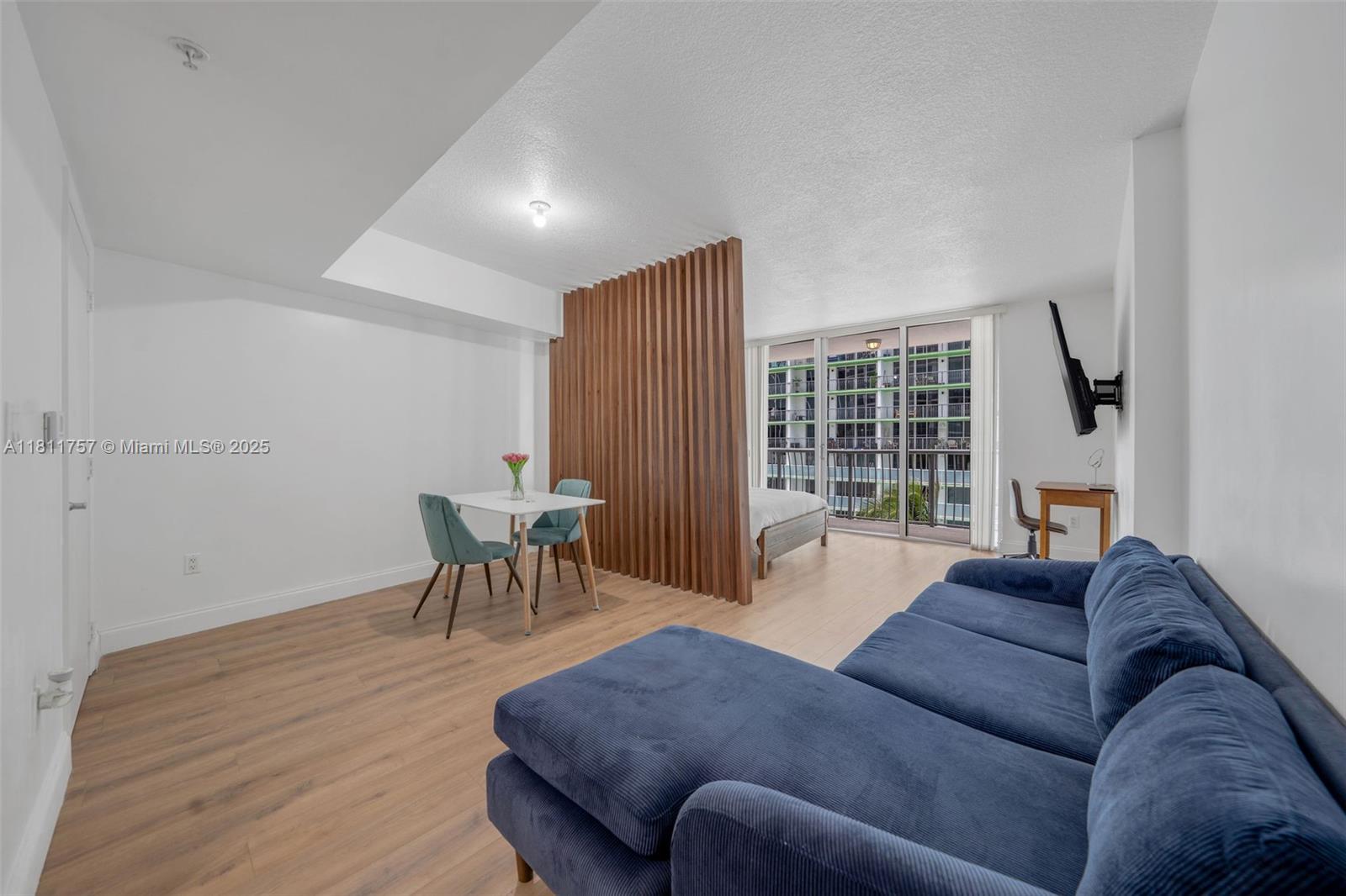 1750 N Bayshore Dr # 1407
