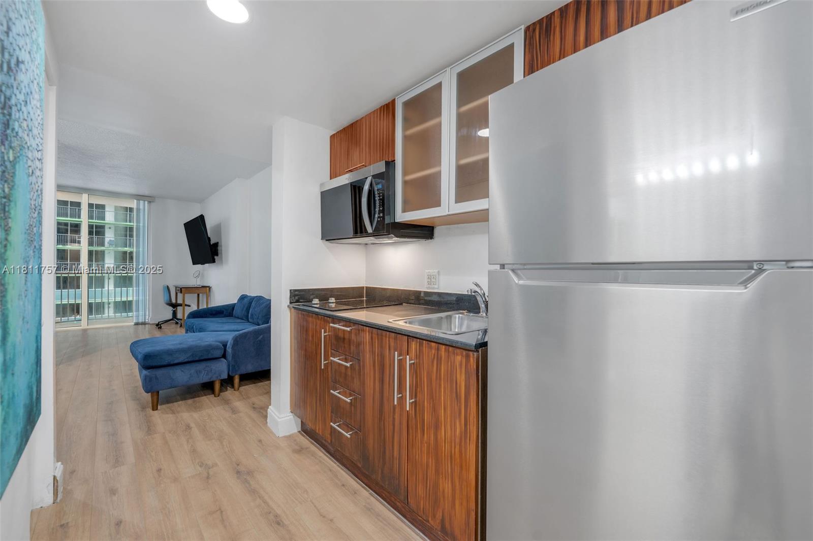 1750 N Bayshore Dr # 1407