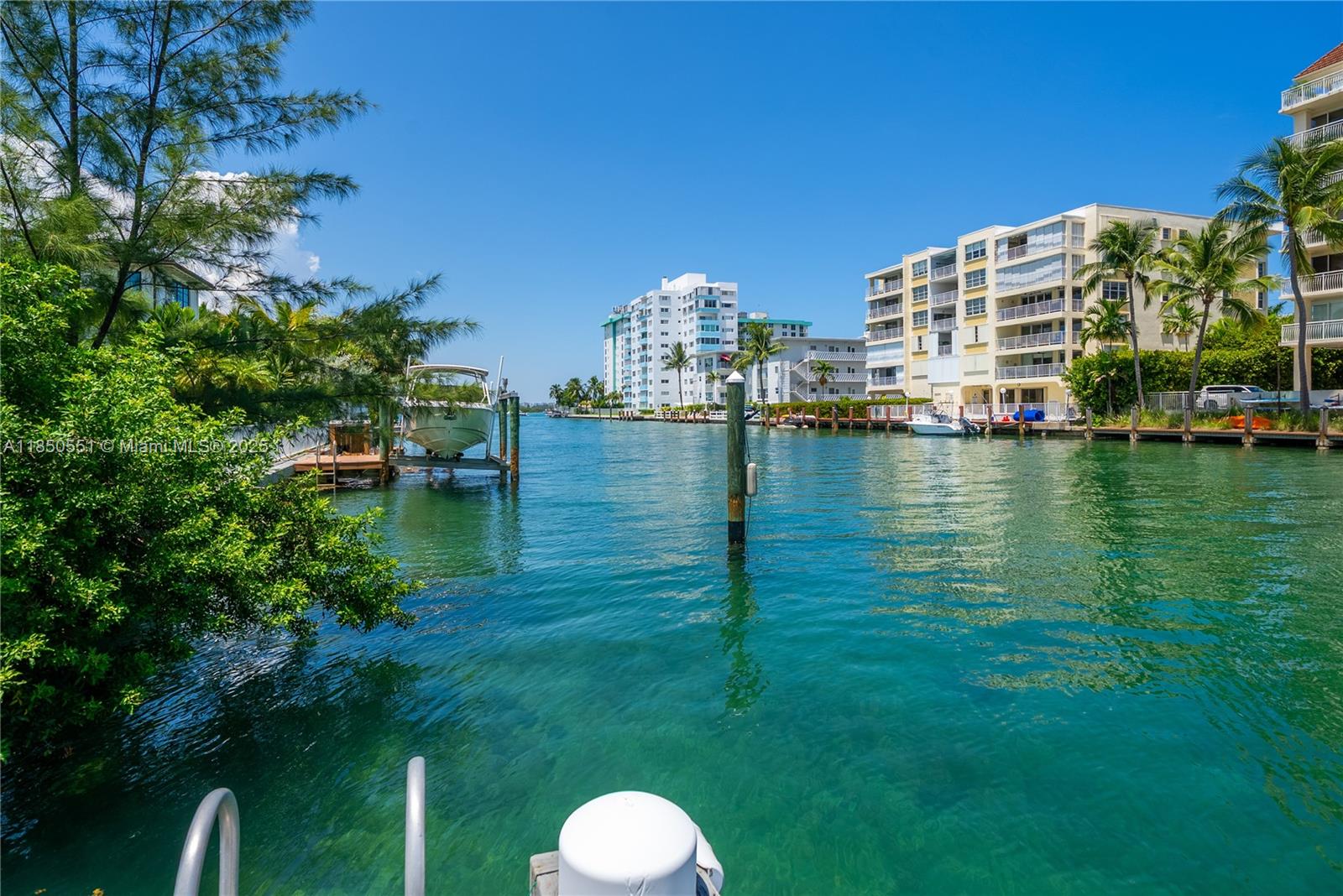 10201 E Broadview Dr