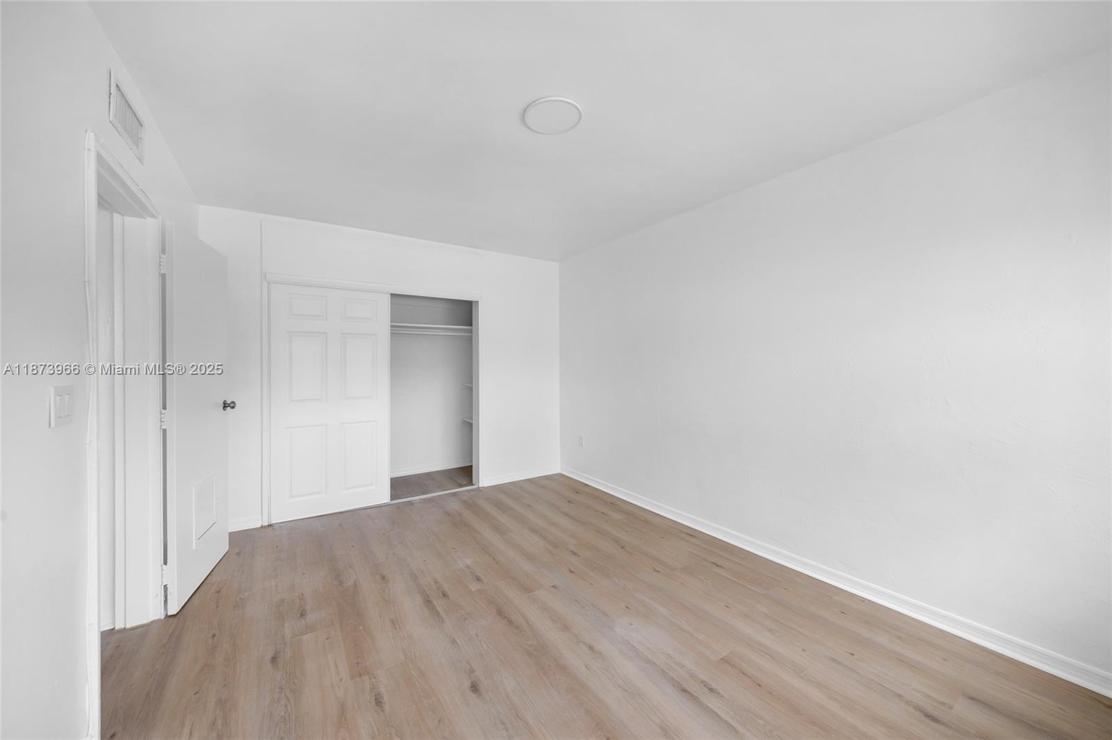 10001 W Bay Harbor Dr # 404