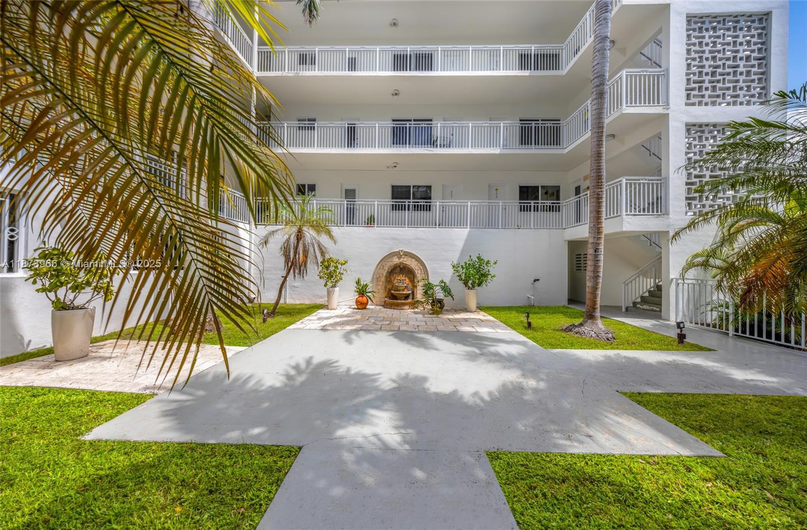 10001 W Bay Harbor Dr # 404