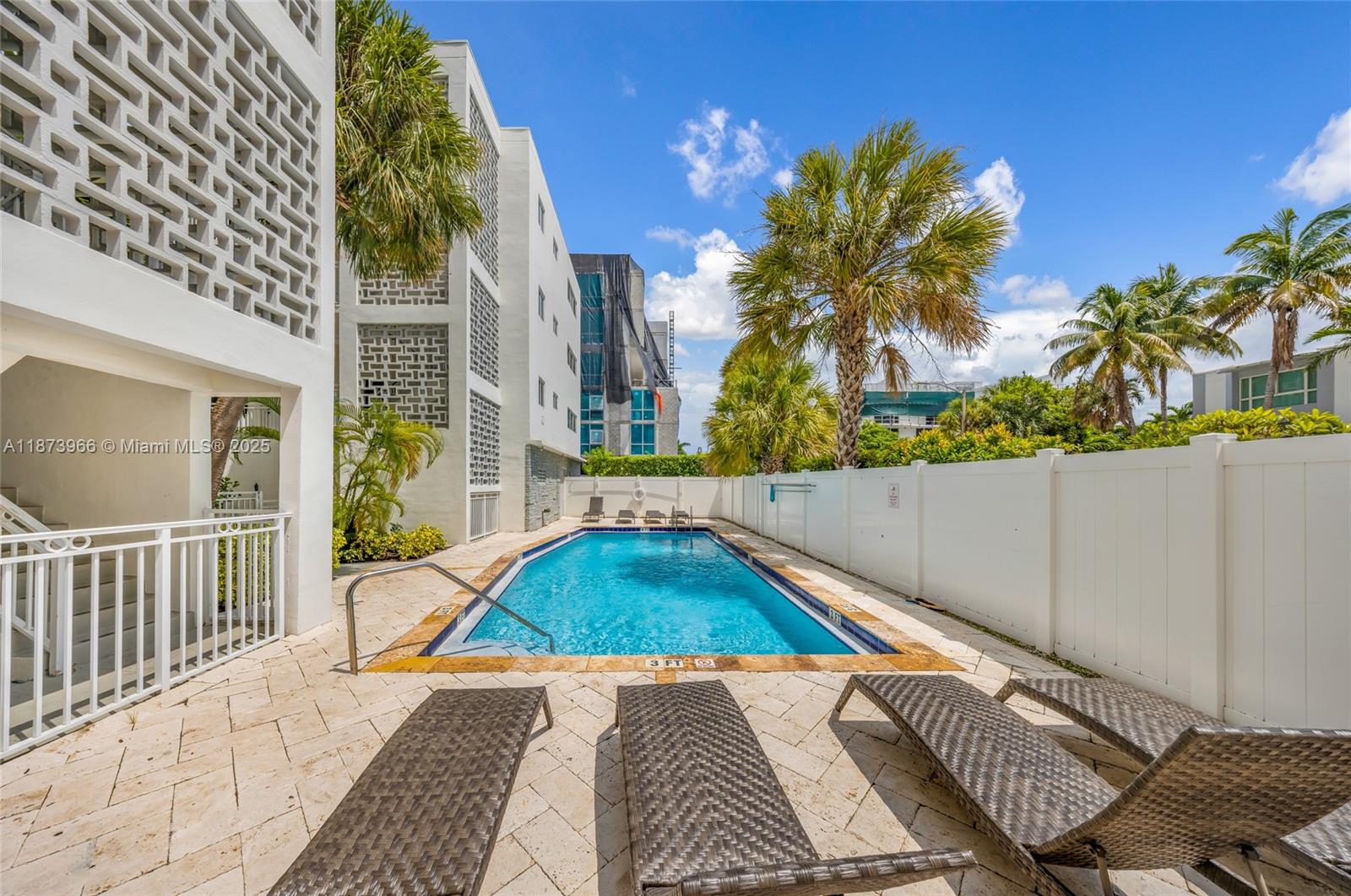 10001 W Bay Harbor Dr # 404