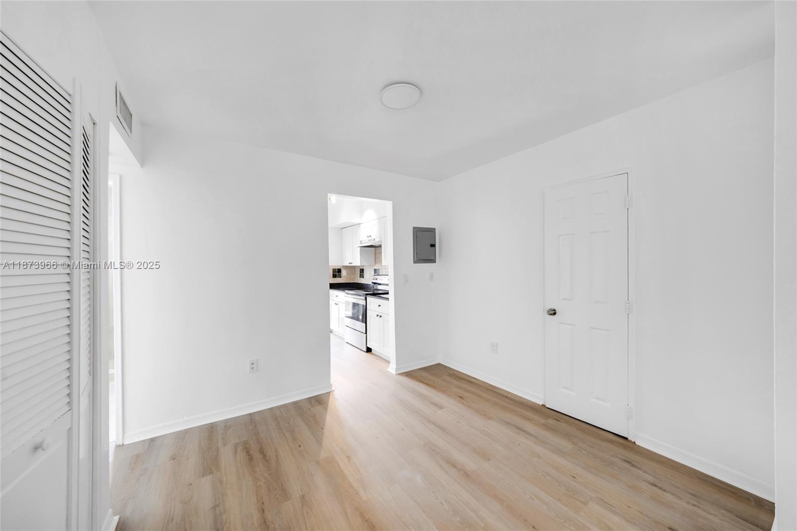 10001 W Bay Harbor Dr # 404