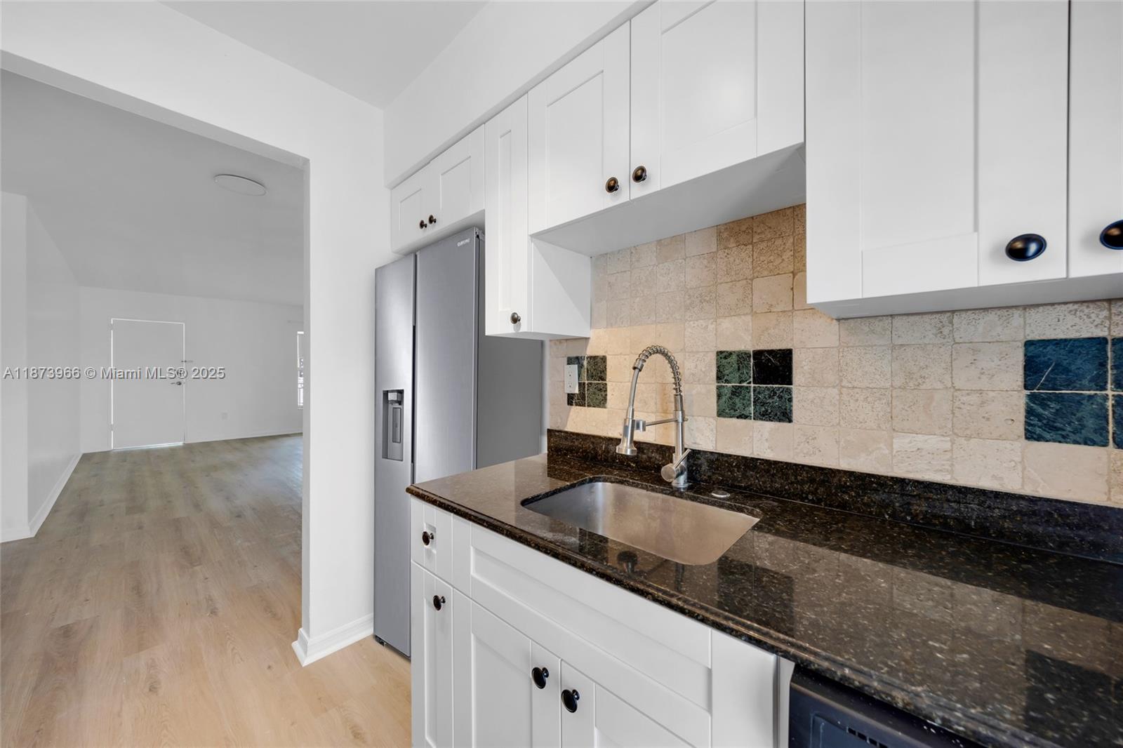 10001 W Bay Harbor Dr # 404