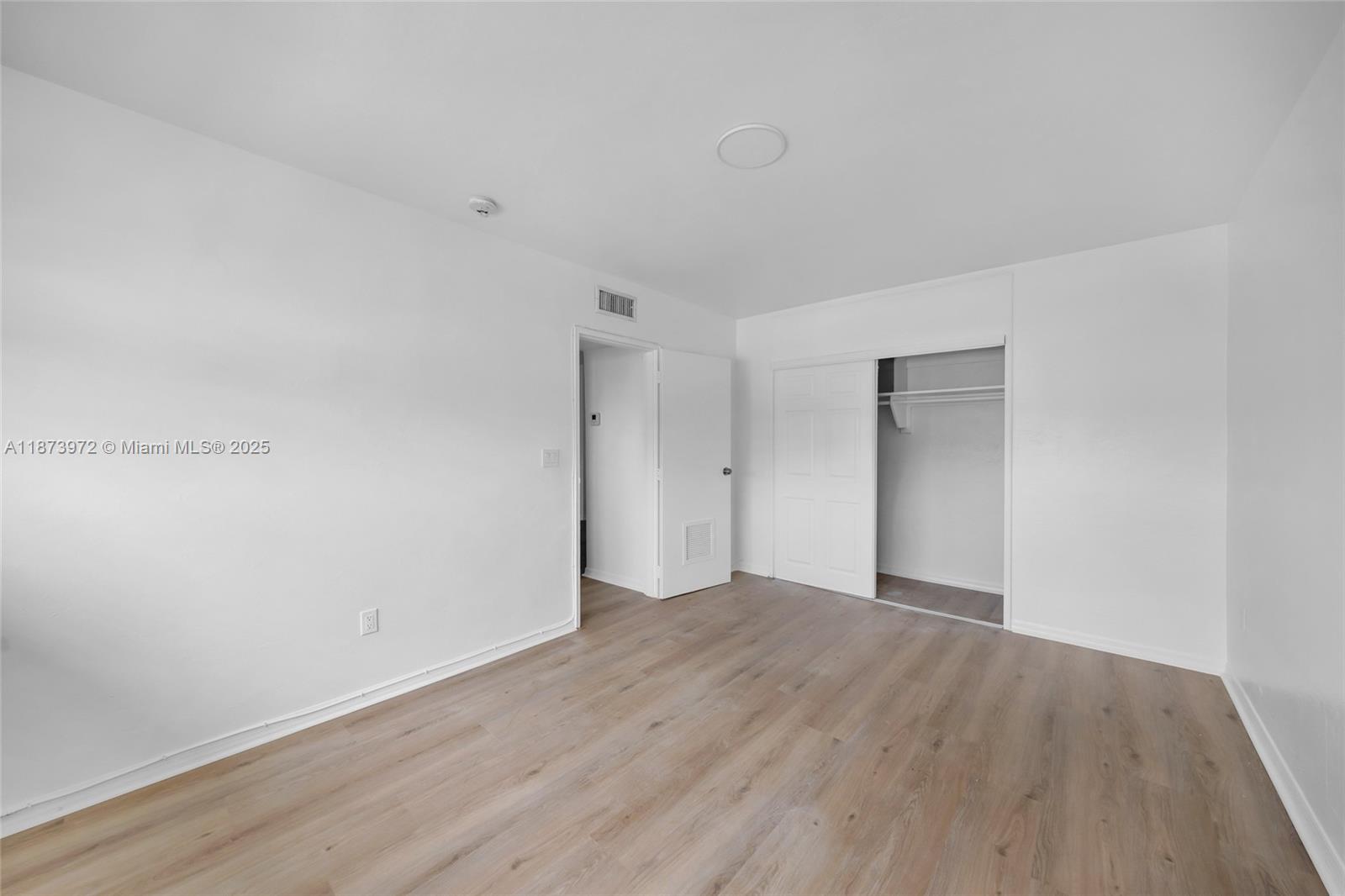 10001 W Bay Harbor Dr # 404