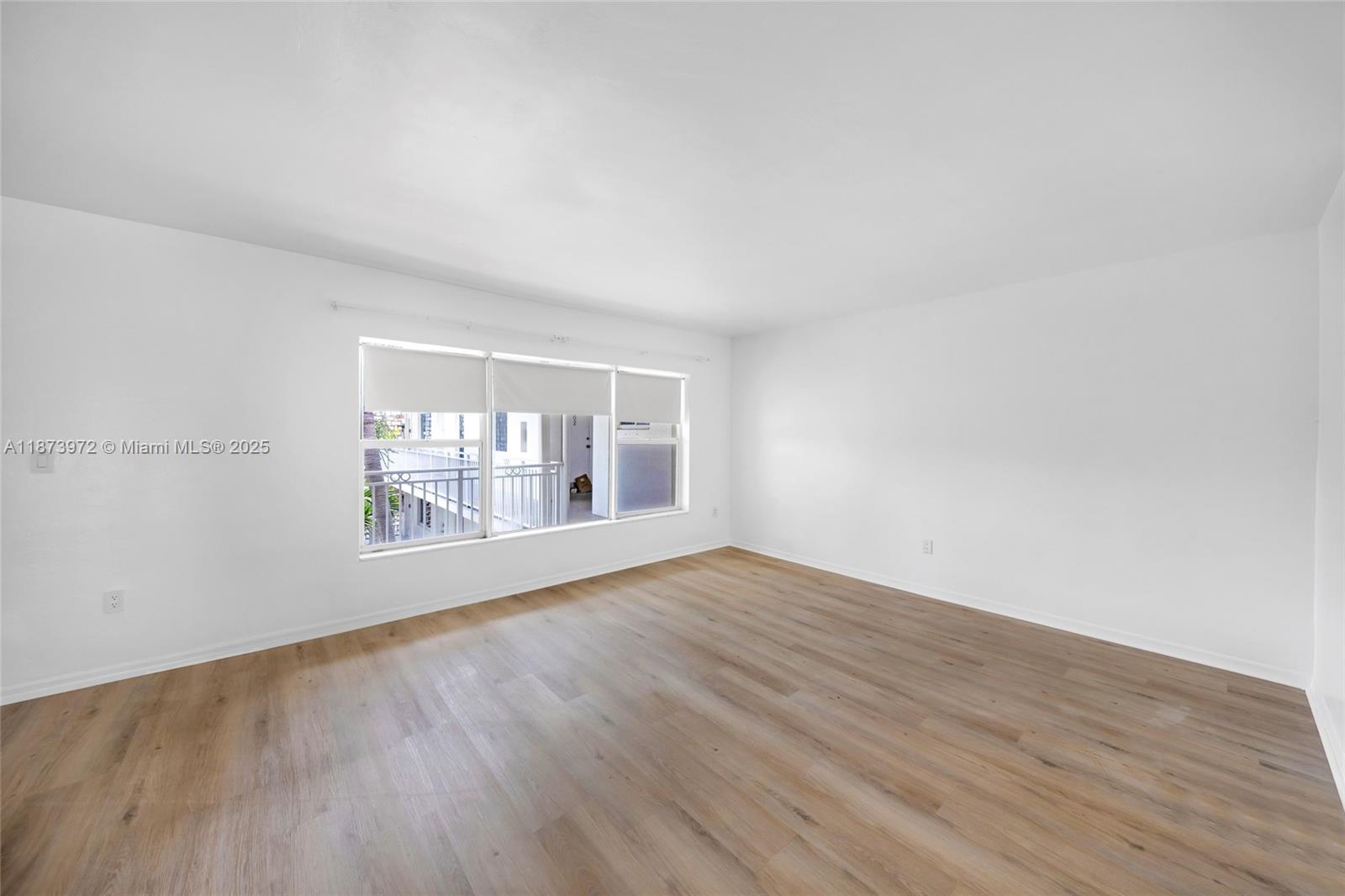 10001 W Bay Harbor Dr # 404
