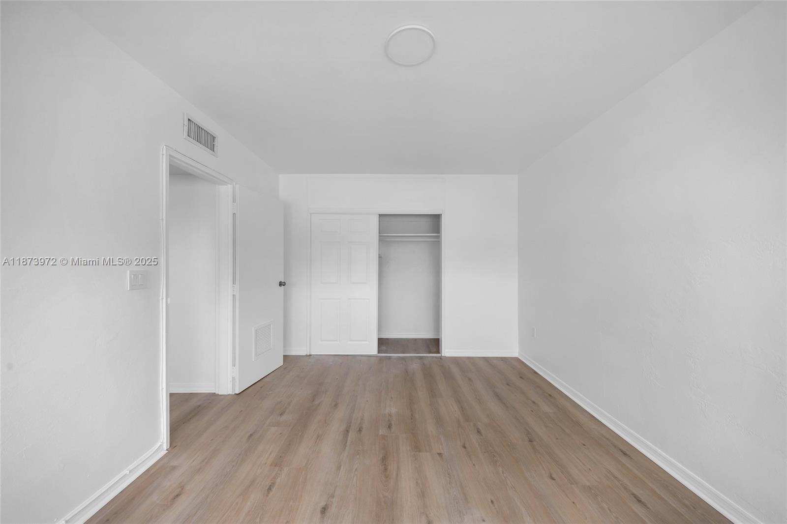 10001 W Bay Harbor Dr # 404
