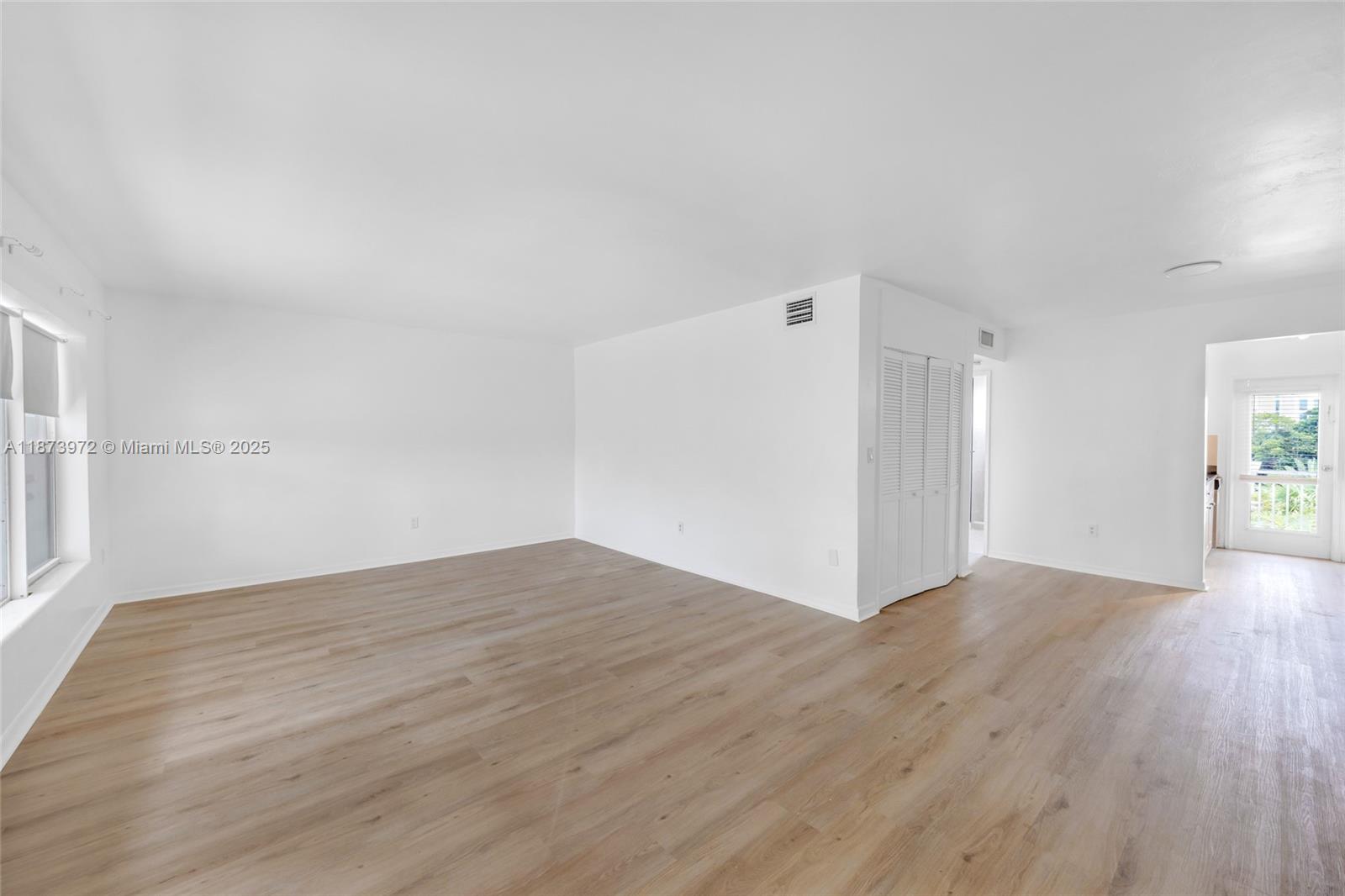 10001 W Bay Harbor Dr # 404