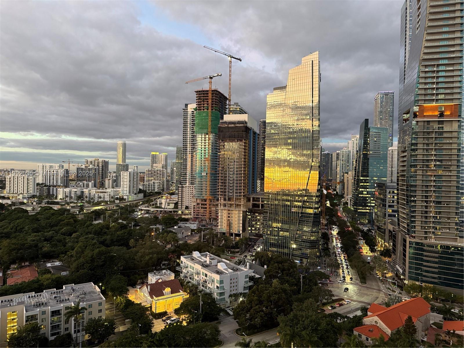 1581 Brickell Ave # 2104