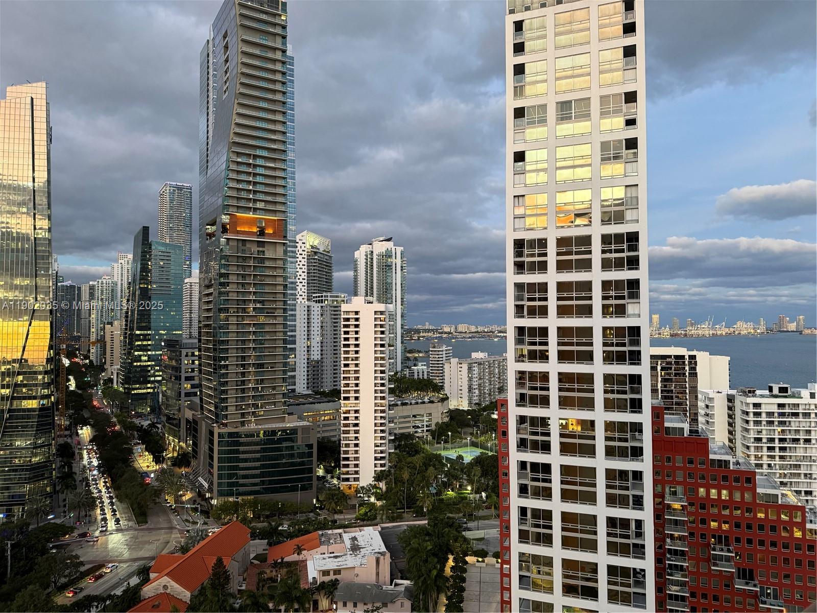 1581 Brickell Ave # 2104