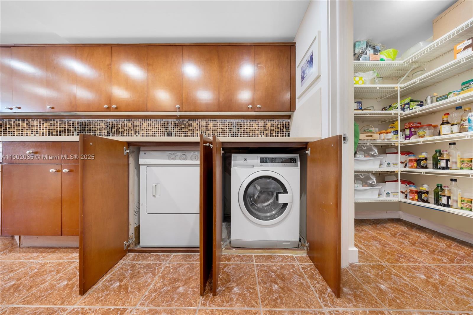 1581 Brickell Ave # 2104