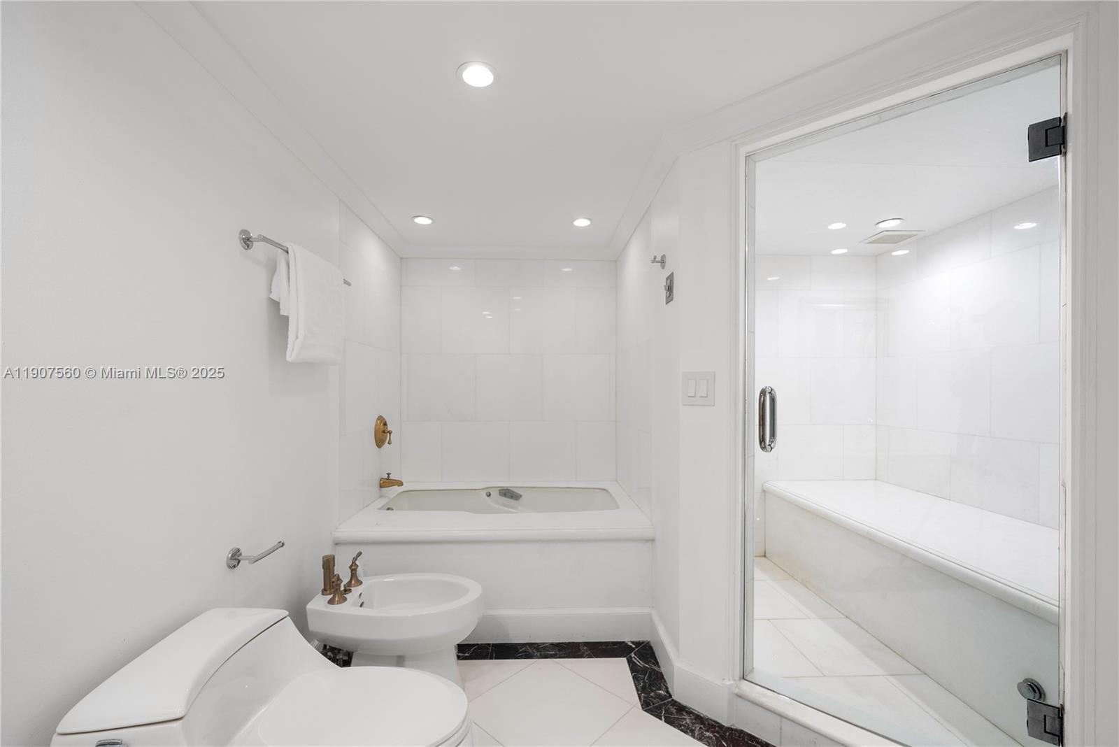 1925 Brickell Ave Unit: DPH3/4