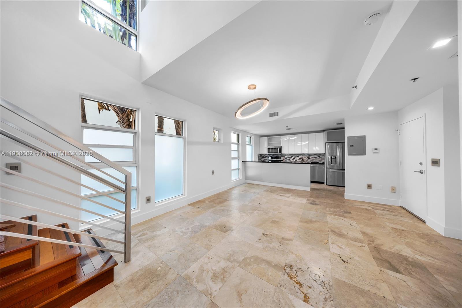 1545 Jefferson Ave # 103
