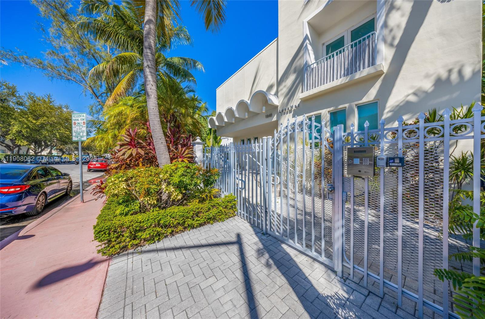 1545 Jefferson Ave # 103