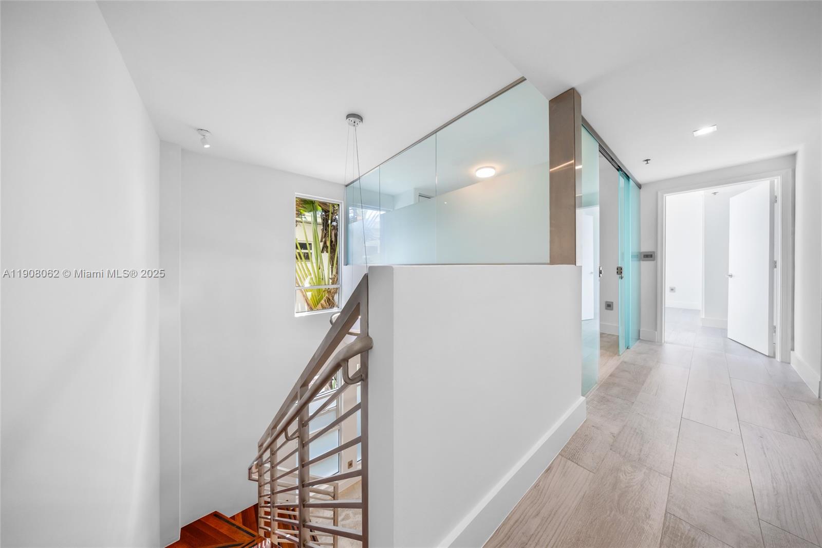 1545 Jefferson Ave # 103
