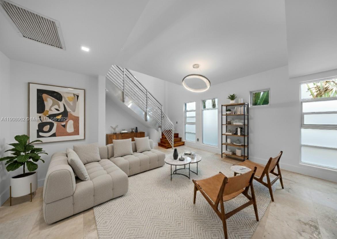 1545 Jefferson Ave # 103