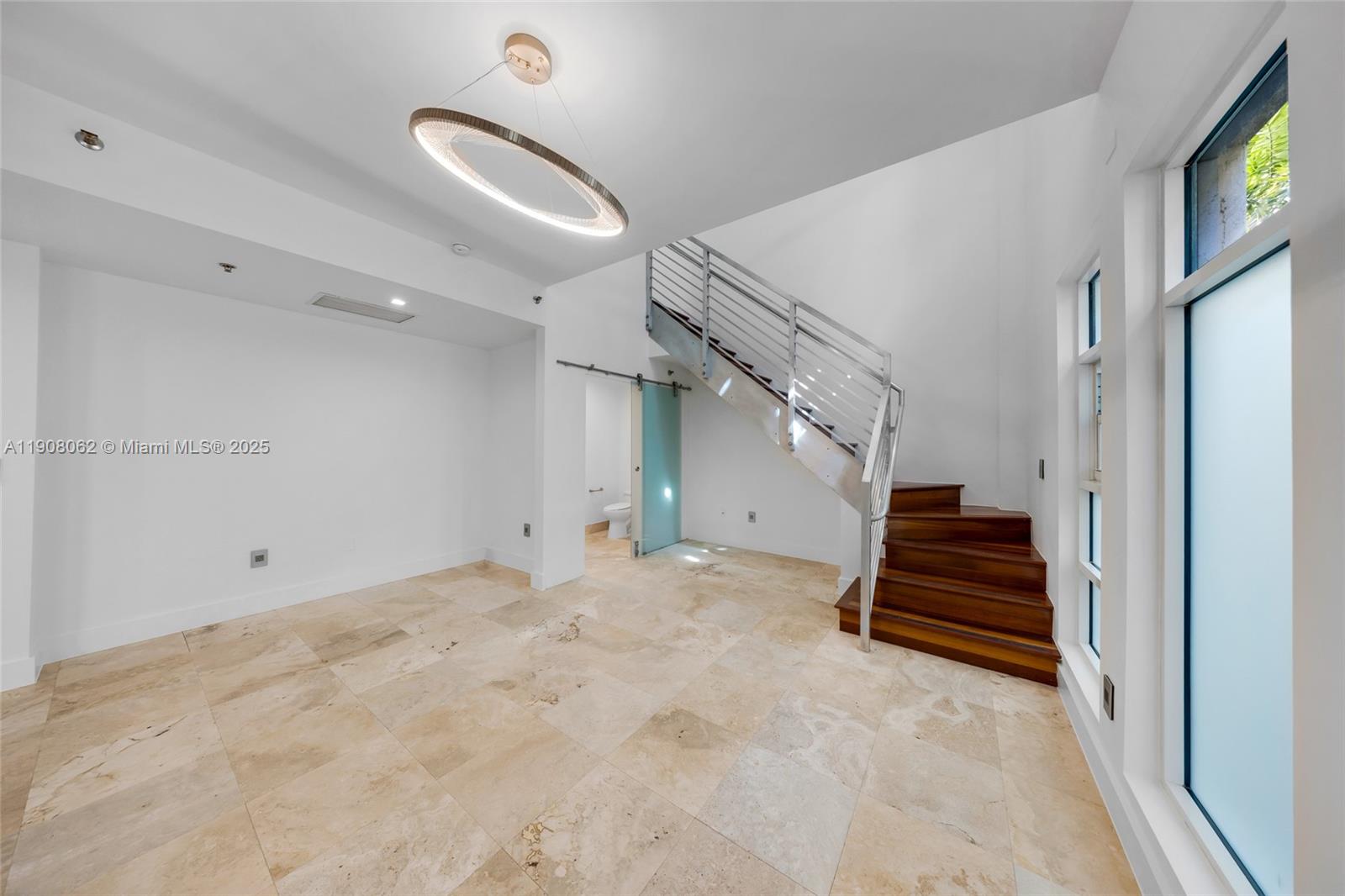 1545 Jefferson Ave # 103