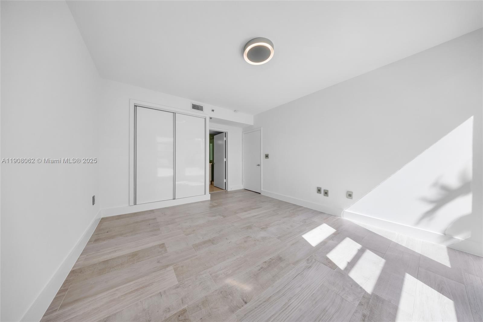 1545 Jefferson Ave # 103