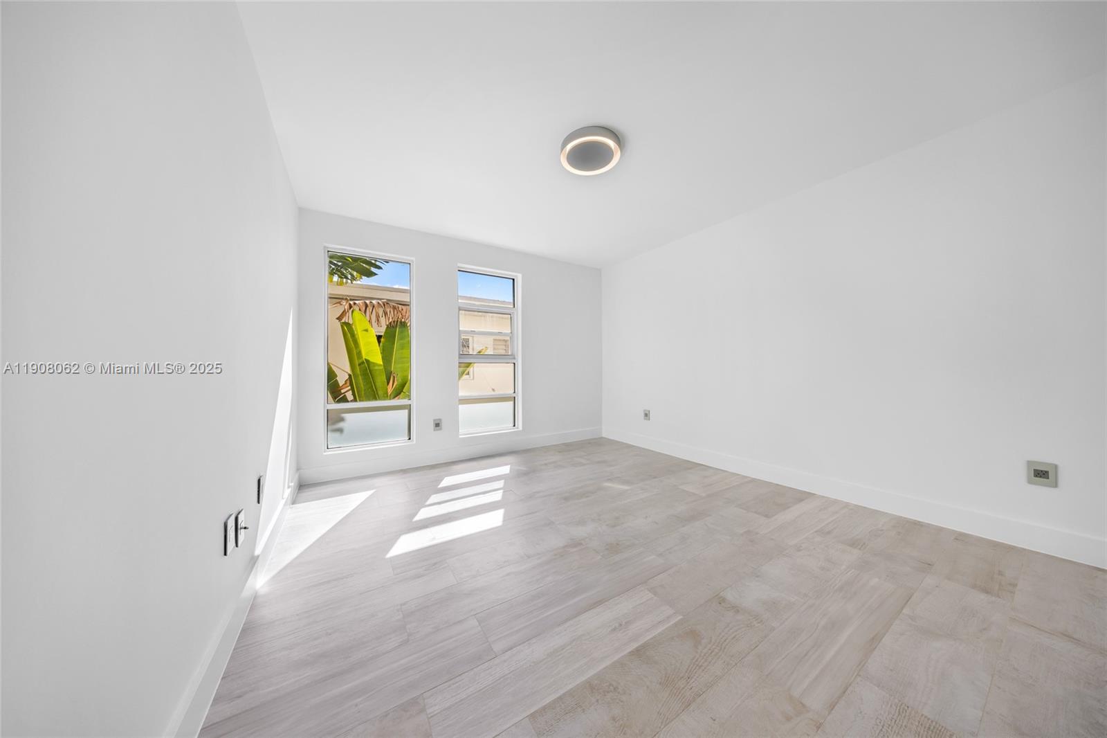 1545 Jefferson Ave # 103