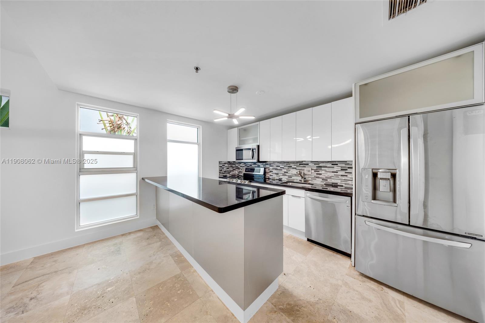1545 Jefferson Ave # 103